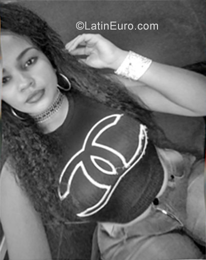Date this gorgeous Dominican Republic girl Paola from Santo Domingo DO26855