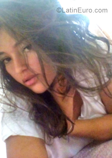 Date this nice looking Colombia girl Paola from Bucaramanga CO20530