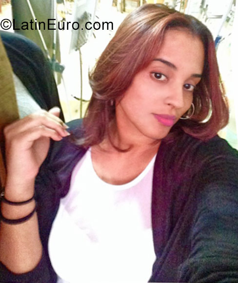 Date this georgeous Dominican Republic girl Jazmn from Santo Domingo DO26883