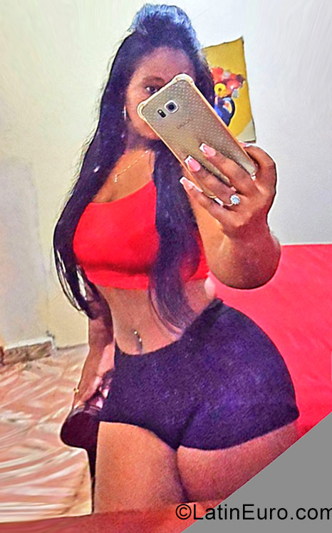 Date this young Dominican Republic girl Dea from Santo Domingo DO26946