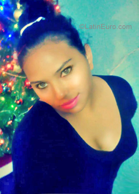 Date this cute Colombia girl Marcela from Bogota CO19829