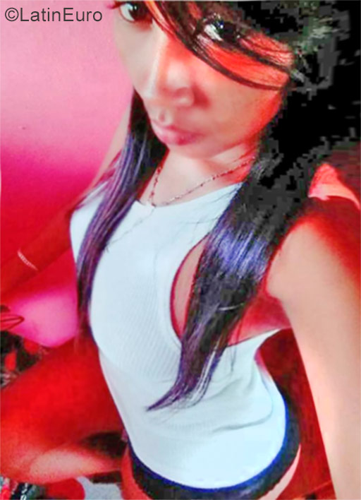 Date this georgeous Dominican Republic girl Maria from Santo Domingo DO27003