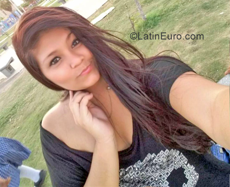 Date this beautiful Colombia girl Julieth from Barrancabermeja CO19946
