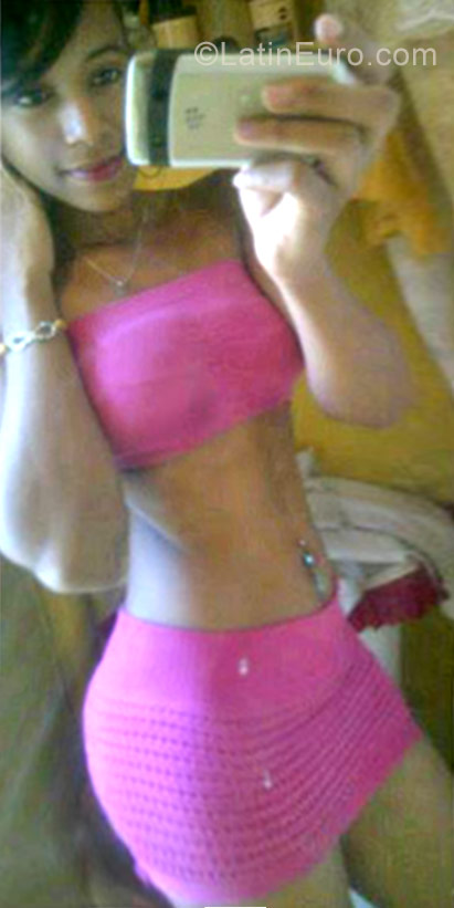 Date this passionate Dominican Republic girl Chesmil from Bonao DO27162