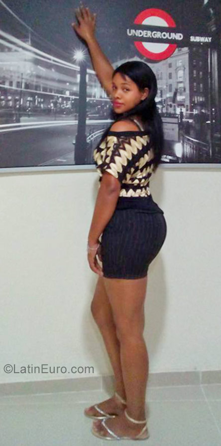 Date this sultry Dominican Republic girl Francisca from Santo Domingo DO27299