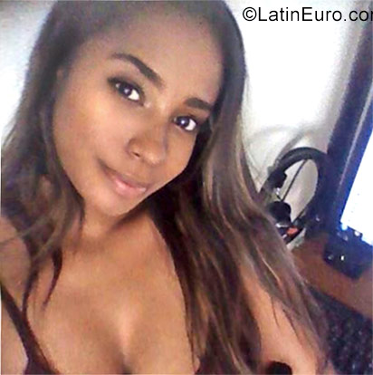 Date this tall Colombia girl Lola from Cali CO22208