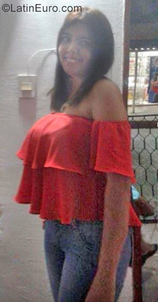 Date this delightful Colombia girl Yuli from Barranquilla CO20241