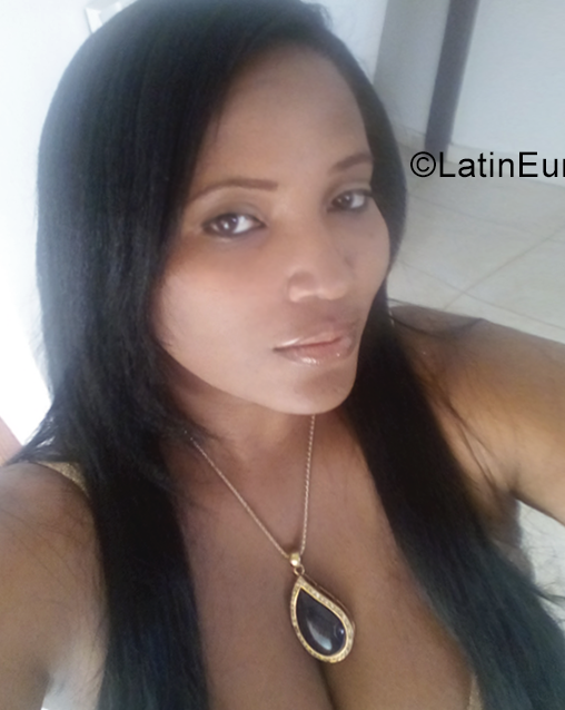 Date this tall Dominican Republic girl Miguelina from Santiago DO27476