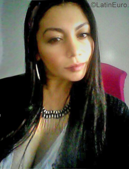 Date this georgeous Colombia girl Soraya from Bogota CO20297