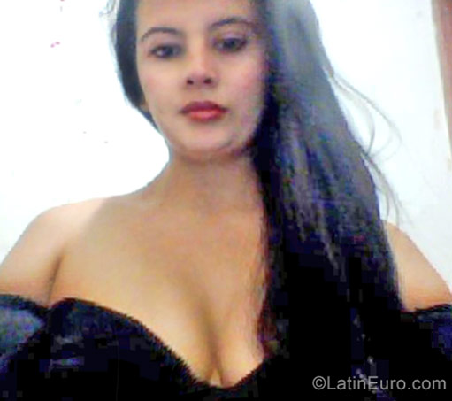 Date this young Colombia girl Andrea from Medellin CO20340