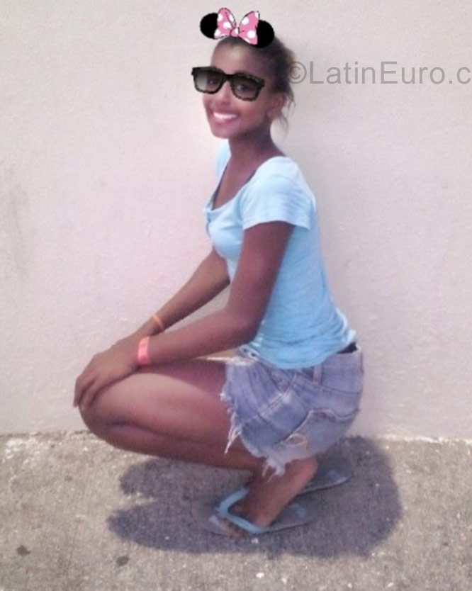 Date this athletic Jamaica girl Rika01 from Kingston JM2404