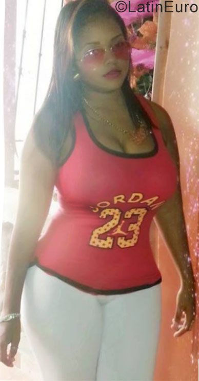 Date this sultry Dominican Republic girl Yeidie from Santiago DO27538