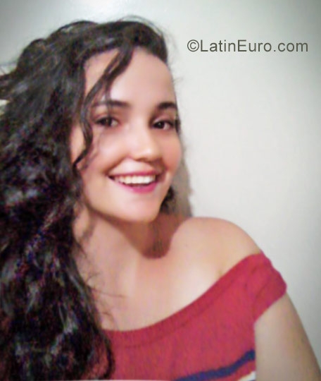 Date this nice looking Brazil girl Tatiane from Londrina BR9921