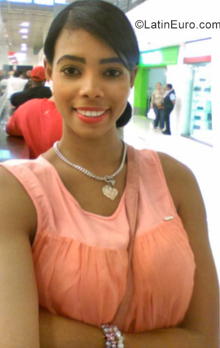 Date this beautiful Dominican Republic girl Shantyel from Satiago DO27602