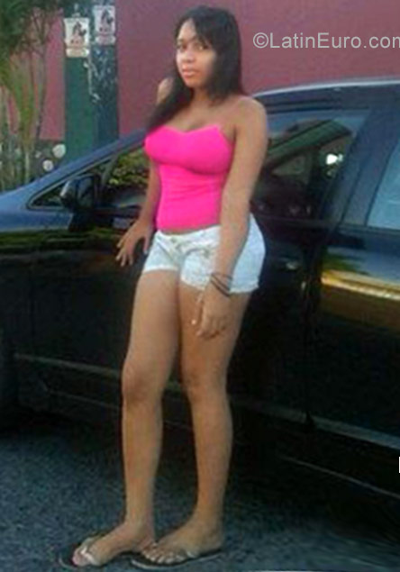 Date this gorgeous Dominican Republic girl Meridania from Santo Domingo DO27601