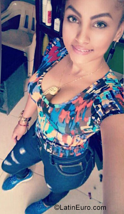Date this tall Dominican Republic girl Lilbeth from Santiago DO27754