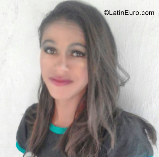 Date this young Brazil girl Ana Lucia from Campina Grande BR9928