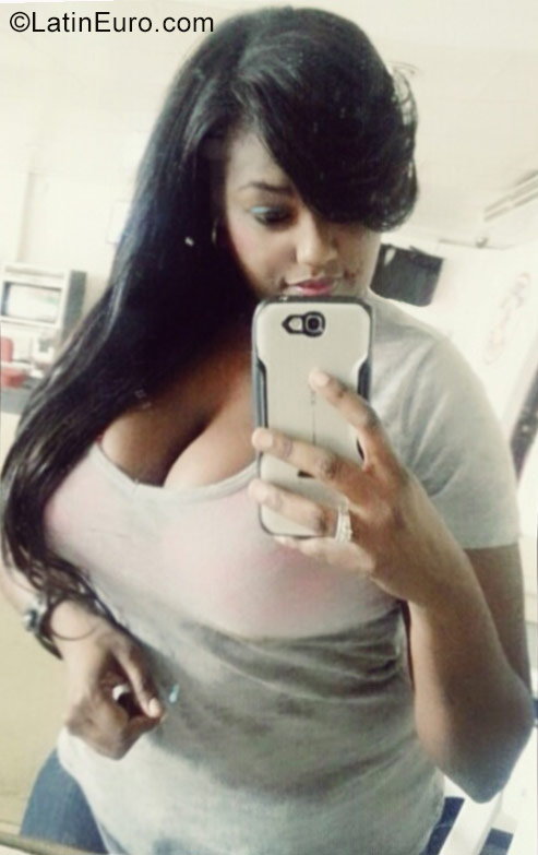 Date this good-looking Dominican Republic girl Luz from Santo Domingo DO27863