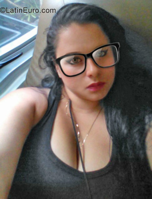 Date this gorgeous Colombia girl Marcela from Medellin CO20719