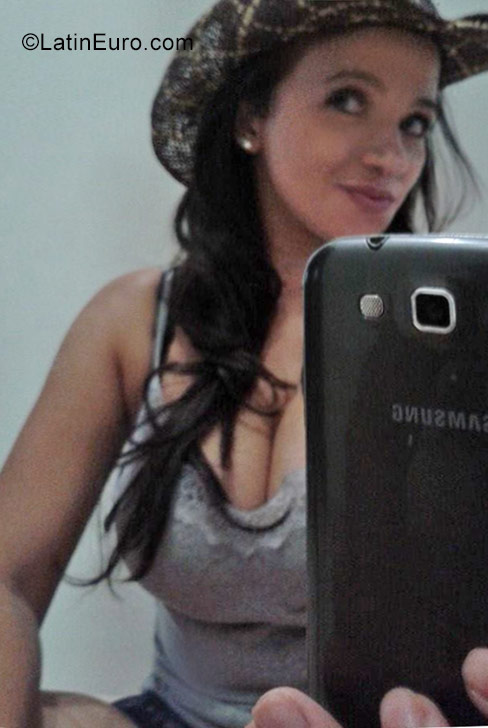 Date this hot Brazil girl Ana from Sao Paulo BR9937