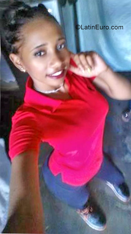 Date this beautiful Dominican Republic girl Sol Joelina from Santo Domingo DO28027