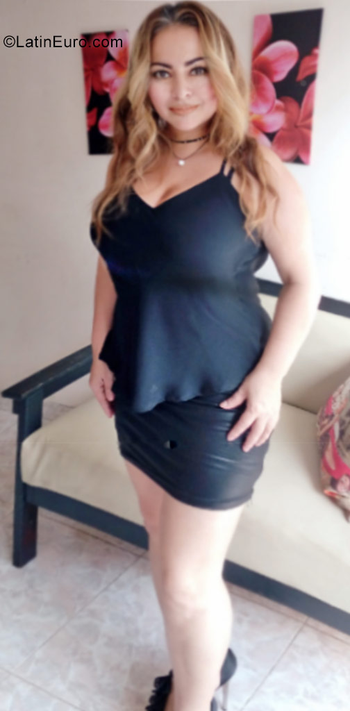 Date this young Colombia girl Maria from Medellin CO20882