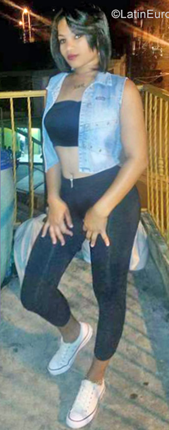 Date this cute Dominican Republic girl Esther from Santo Domingo DO28101
