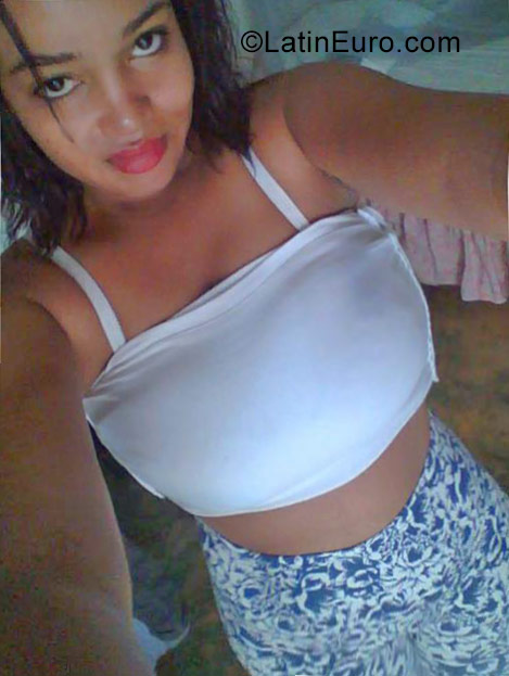 Date this passionate Dominican Republic girl Josmery from Santo domingo DO28132