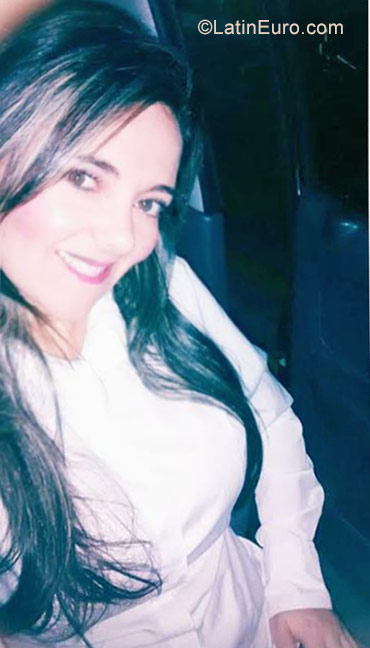 Date this cute Colombia girl Gloria from Medellin CO21053