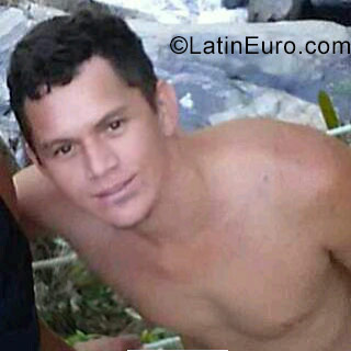 Date this foxy Brazil man Roberio from Fortaleza BR9983