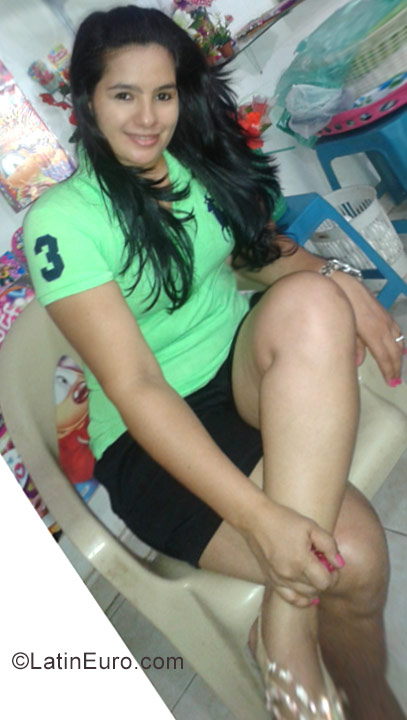 Date this attractive Colombia girl Maria from Valledupar CO21113
