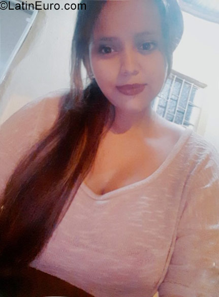 Date this delightful Colombia girl Yulie from Bucaramanga CO21134