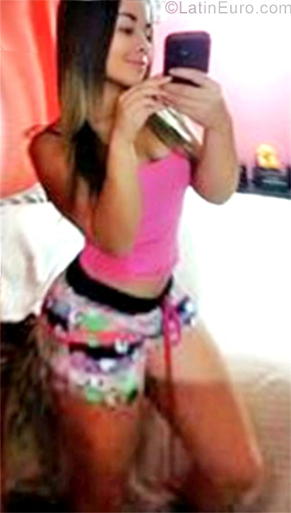 Date this gorgeous Colombia girl Alejandra from Bogota CO21151