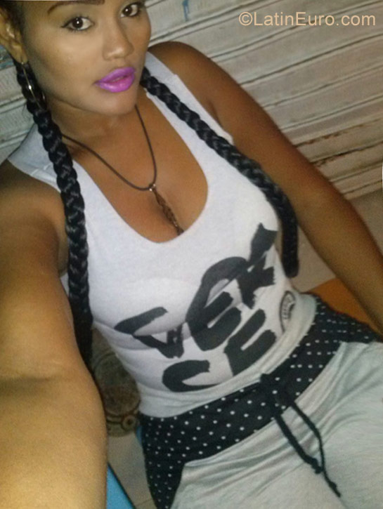 Date this young Colombia girl Yeisi from Cartagena CO21256