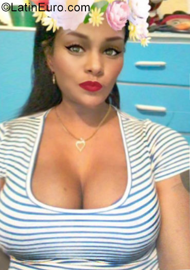 Date this good-looking Dominican Republic girl Carla from Santo Domingo DO28501