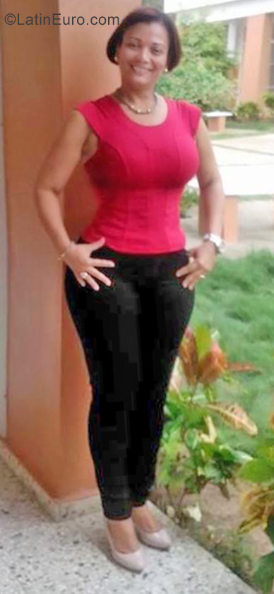 Date this happy Dominican Republic girl Miriam from Barahona DO28502