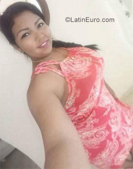 Date this pretty Dominican Republic girl Maria from Punta Cana DO28601