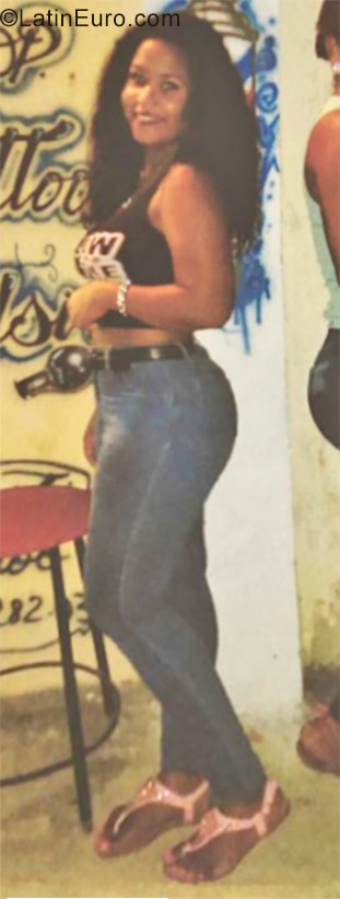 Date this exotic Dominican Republic girl CRISNALY from Santo Domingo DO28648