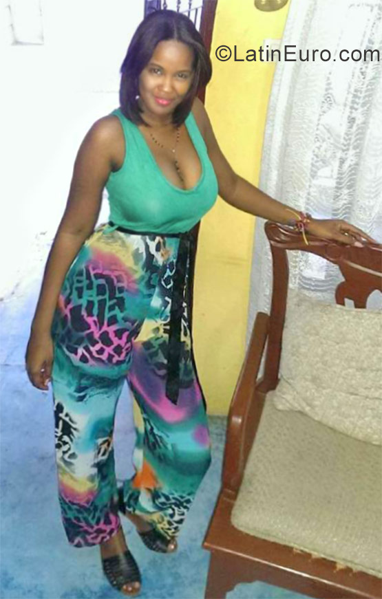 Date this stunning Dominican Republic girl Nairoby from San Cristobal DO28801