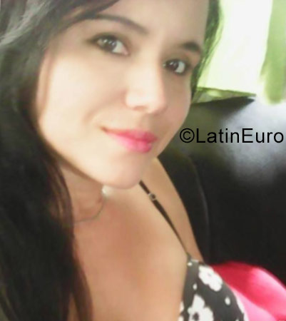 Date this sultry Colombia girl Angela from Armenia CO21547