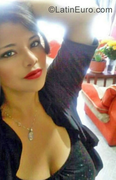 Date this young Colombia girl YESENIA from Bogota CO21548
