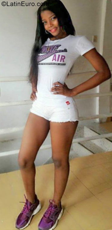 Date this delightful Colombia girl Linda from Cali CO21556