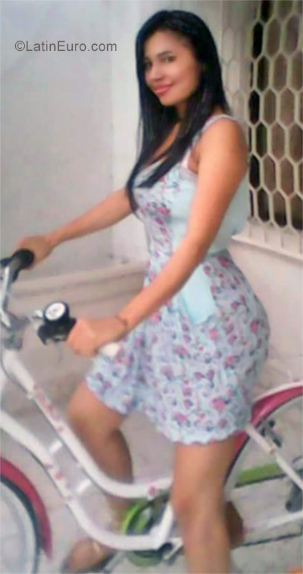 Date this hot Colombia girl Yanis from Barranquilla CO21563