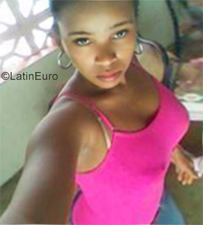 Date this athletic Dominican Republic girl Ive from Bonao DO28853
