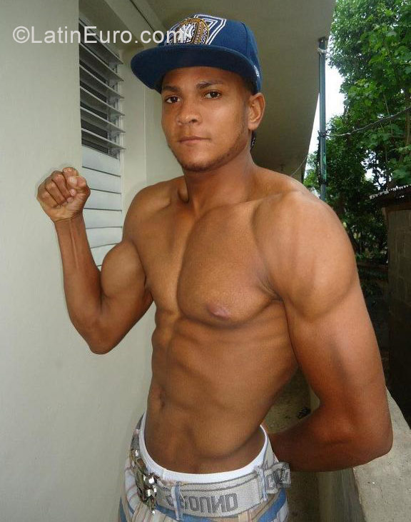 Date this happy Dominican Republic man Antoniomora from Santiago Delos Caballeros DO28914