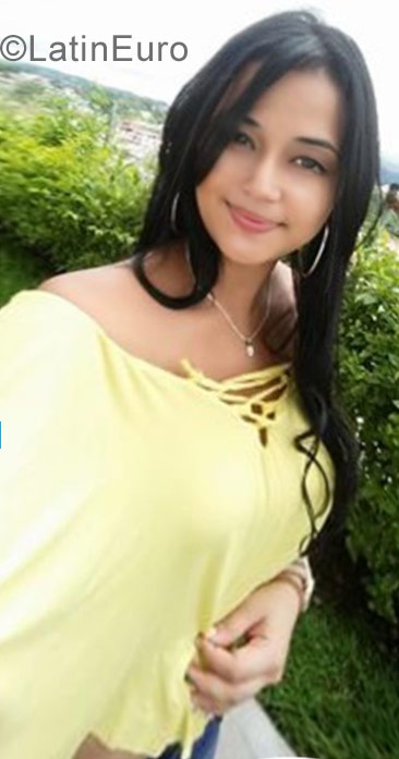 Date this cute Colombia girl Isabel from Pereira CO21647