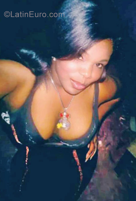 Date this pretty Dominican Republic girl Candy from Santo Domingo DO29058