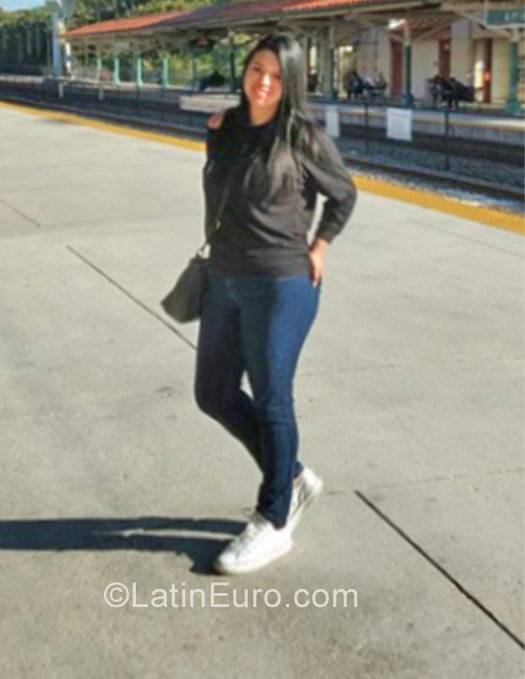 Date this lovely Colombia girl Adriana from Bogota CO22039