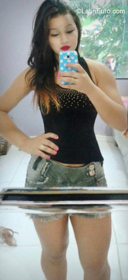 Date this foxy Brazil girl Leticia from Manaus BR10097
