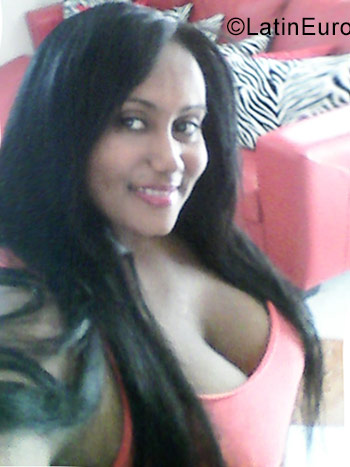 Date this sensual Dominican Republic girl YENNY from Santo Domingo DO29275